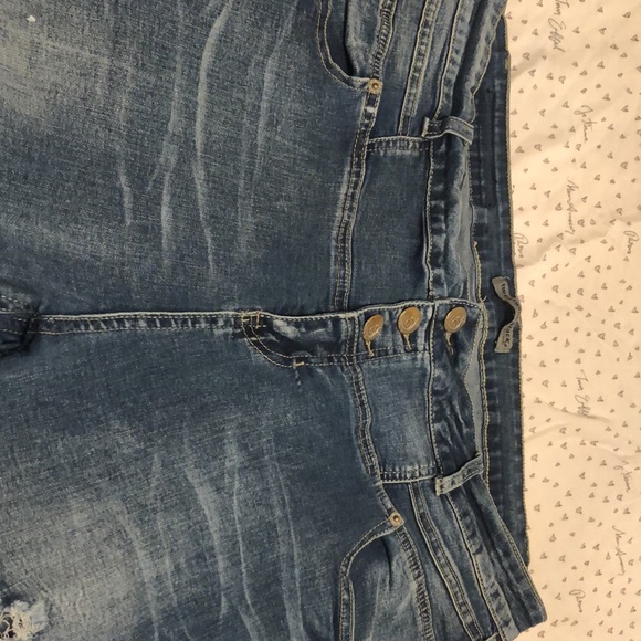 Size 18R Skinny Distressed Jeans, triple button closure, medium wash - Picture 3 of 4